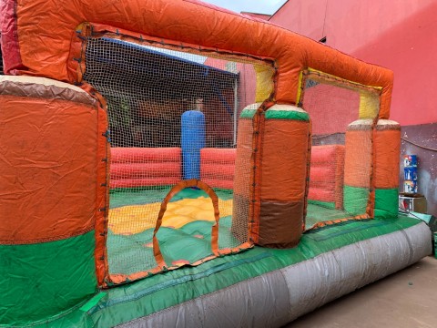 Reforma de brinquedo inflável